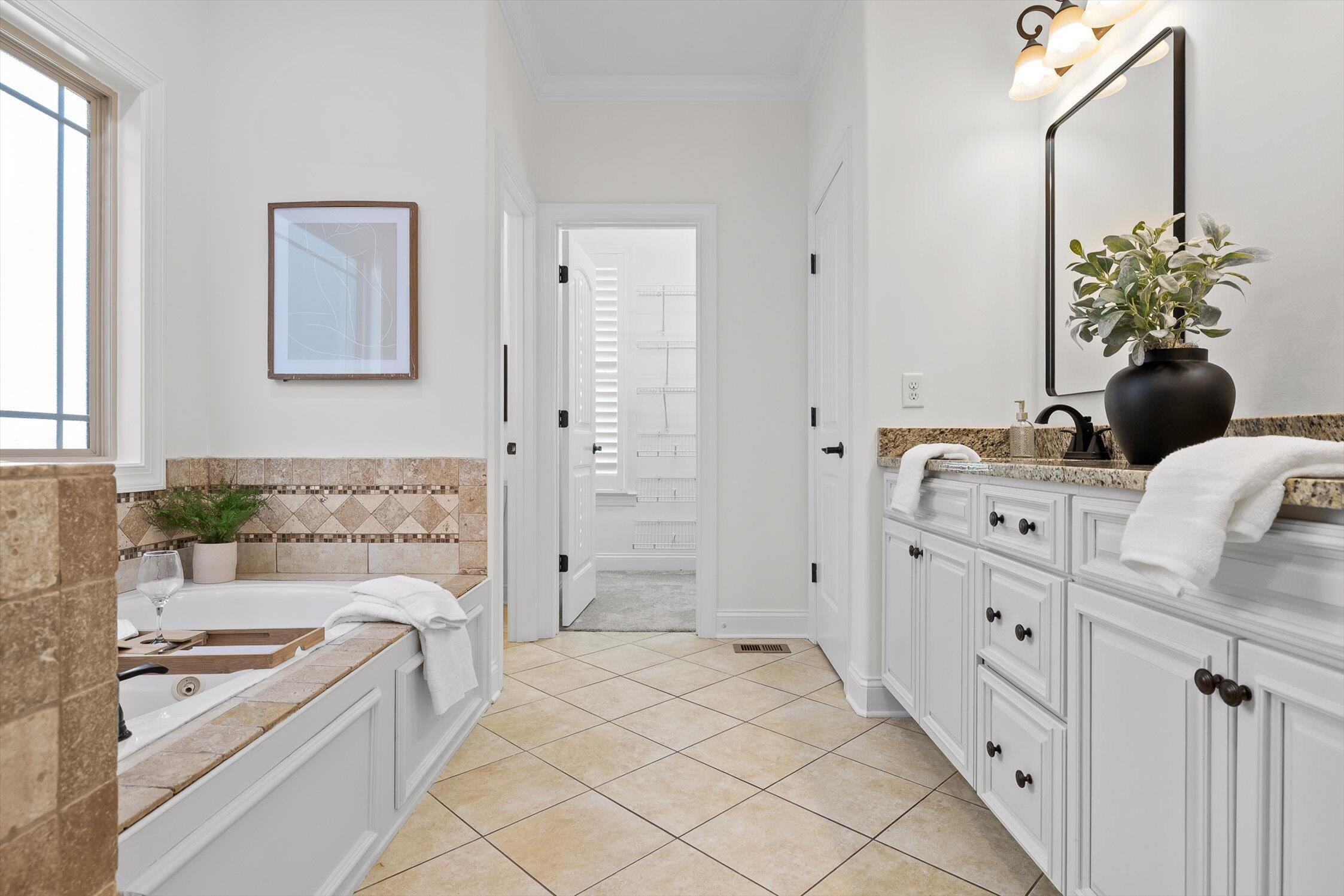 9537 Rookwood Circle Ooltewah, TN 37363 - Photo 32 of 74 Primary Bathroom