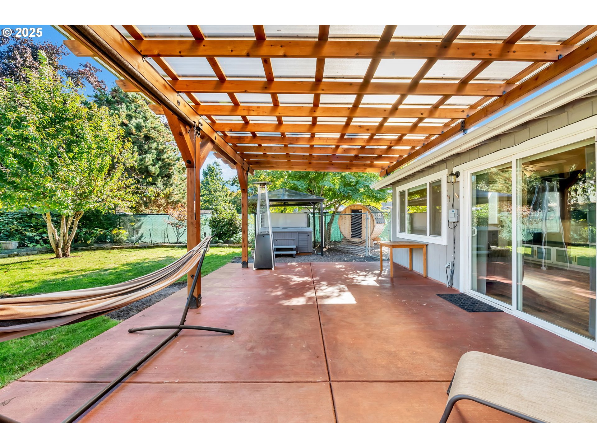 515 70th Street Springfield, OR 97478 - Photo 29 of 47 a house view with a outdoor space