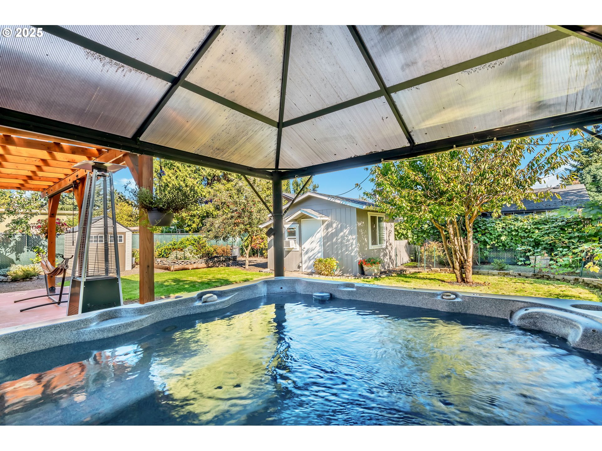 515 70th Street Springfield, OR 97478 - Photo 33 of 47 a view of an ocean with swimming pool