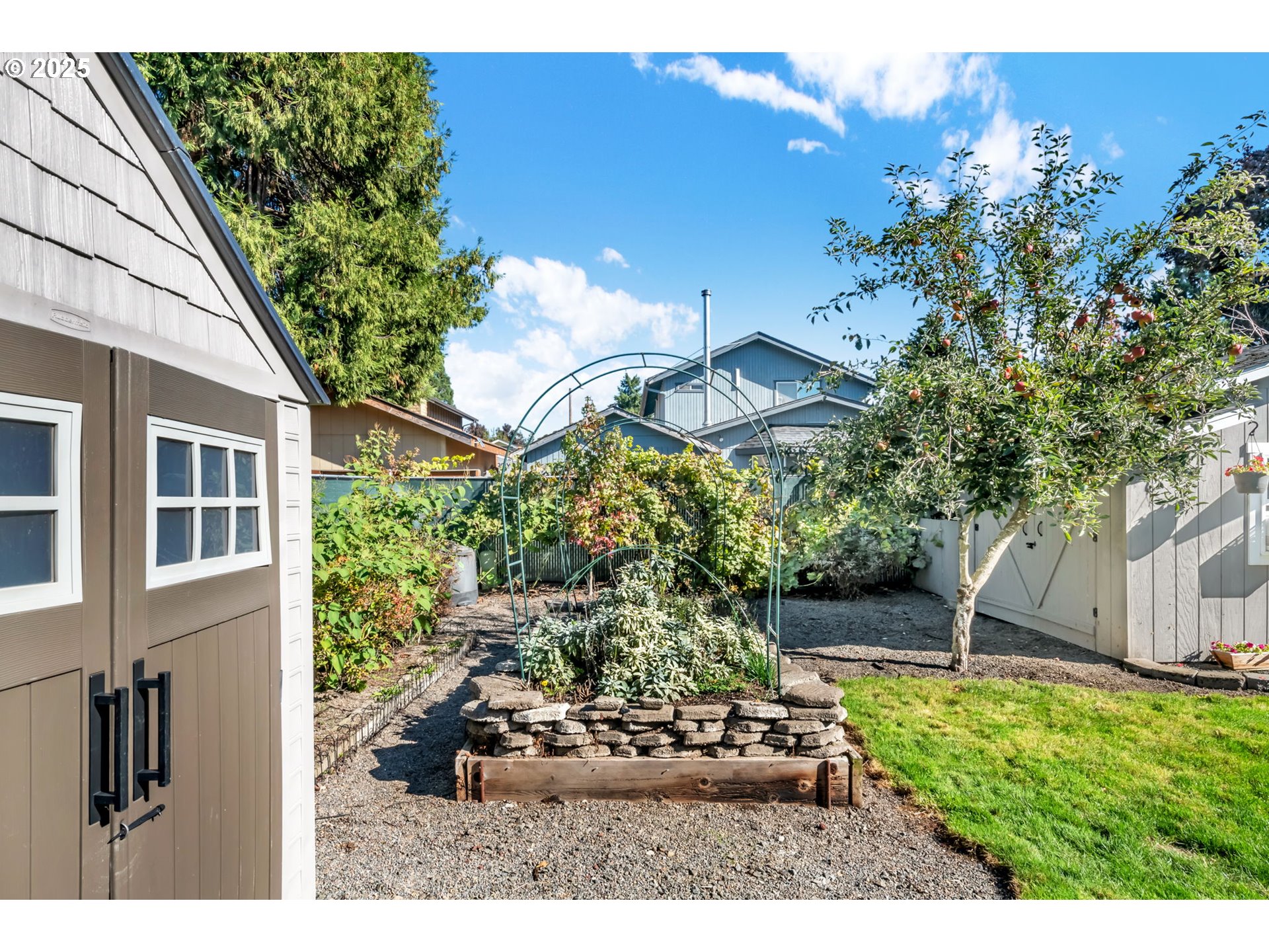 515 70th Street Springfield, OR 97478 - Photo 42 of 47 a view of a backyard with garden