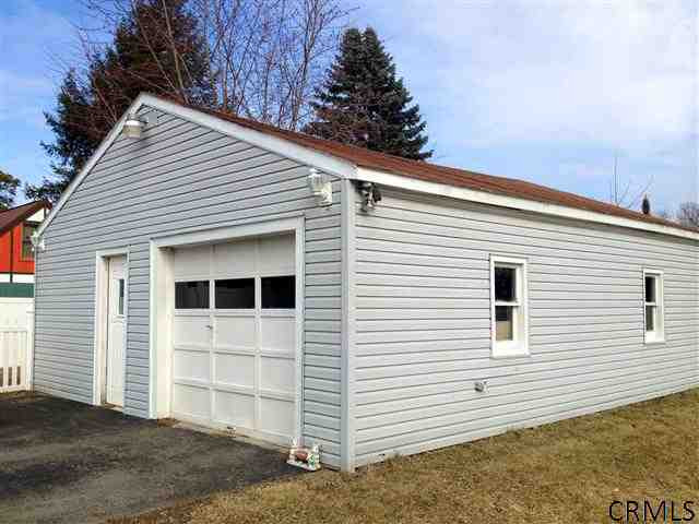 256 Mariaville Road Rotterdam, NY 12306 - Photo 4 of 25 Photo 4