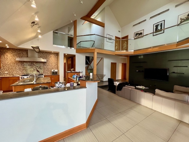 6738 Lakeridge Drive Long Grove, IL 60047 - Photo 20 of 23 a view of a living room and kitchen