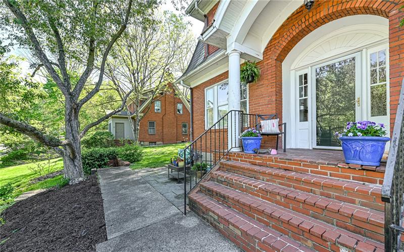 702 Delafield Road Pittsburgh, PA 15215 - Photo 3 of 40 Gallery Image 3