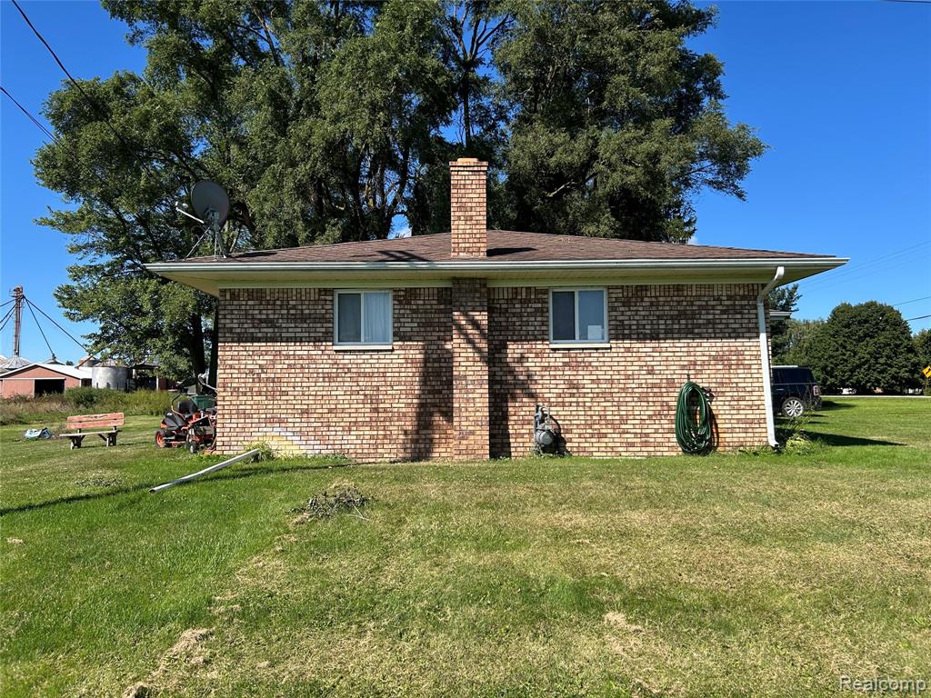 16401 Almont Road Allenton, MI 48002 - Photo 4 of 18