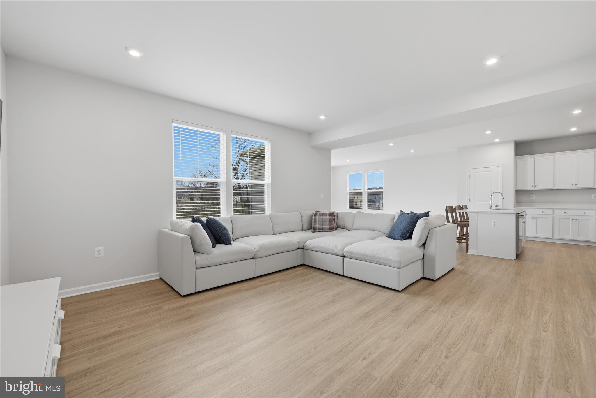 421 National Street Ranson, WV 25438 - Photo 21 of 57 Living Room