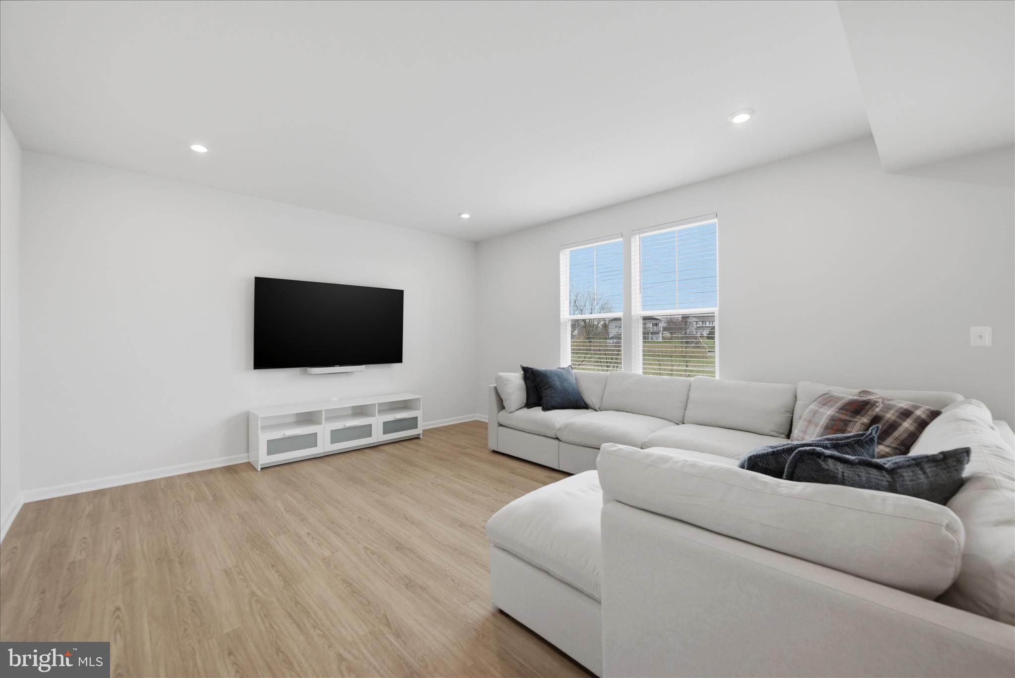 421 National Street Ranson, WV 25438 - Photo 22 of 57 Living Room