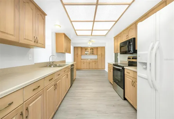 $384,900 | 9220 40th Street North, Pinellas Park, FL 33782