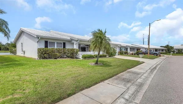 $384,900 | 9220 40th Street North, Pinellas Park, FL 33782