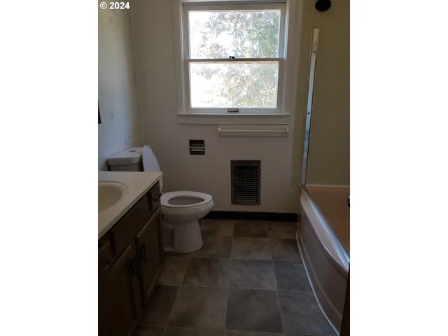 $2,599,000 | 5961 Lookingglass Road, Roseburg, OR 97471