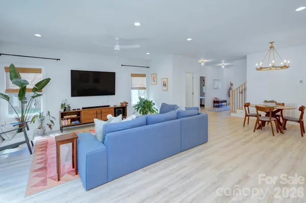 $869,000 | 526 Seldon Drive, Charlotte, NC 28216