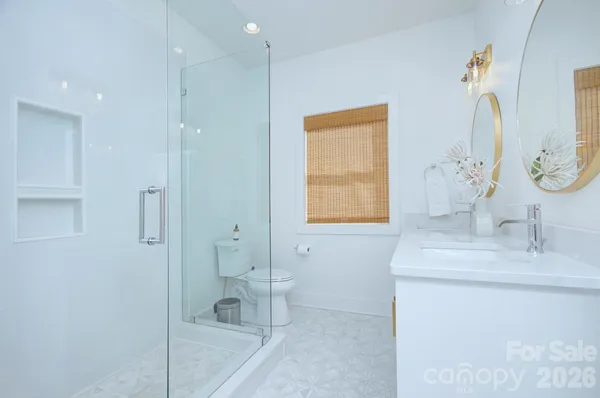 $869,000 | 526 Seldon Drive, Charlotte, NC 28216