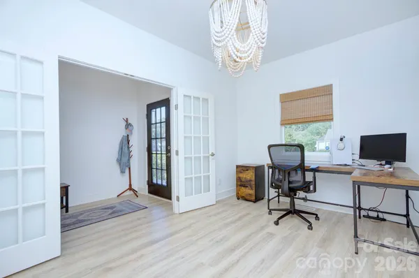 $869,000 | 526 Seldon Drive, Charlotte, NC 28216