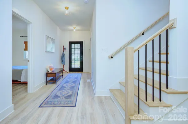 $869,000 | 526 Seldon Drive, Charlotte, NC 28216