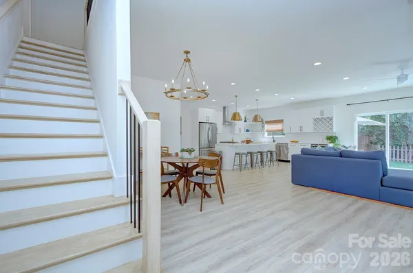 $869,000 | 526 Seldon Drive, Charlotte, NC 28216