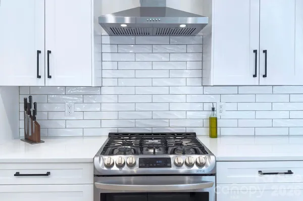 $869,000 | 526 Seldon Drive, Charlotte, NC 28216