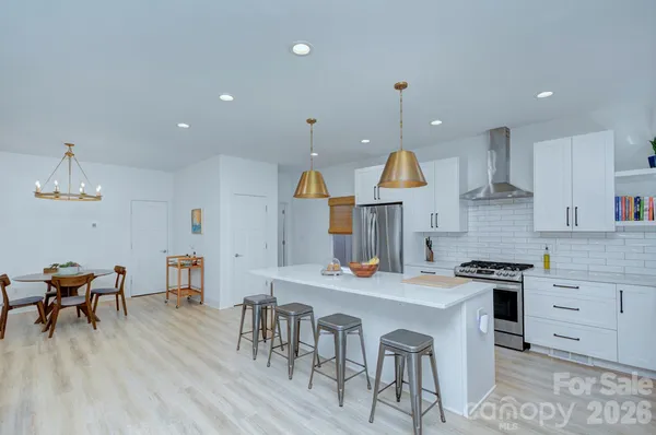 $869,000 | 526 Seldon Drive, Charlotte, NC 28216