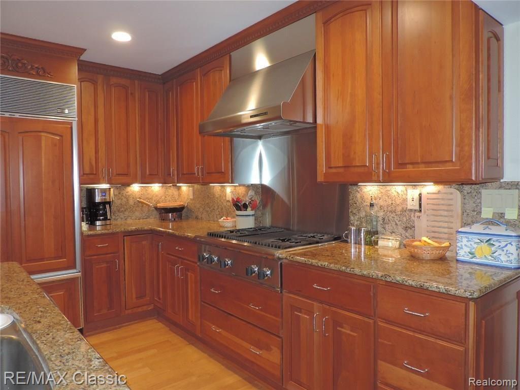 1005 Pine Ridge Road Milford, MI 48380 - Photo 18 of 76 DSCN7207 - Copy - Copy.JPG