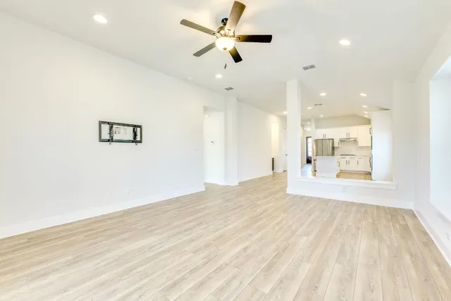 $375,000 | 122 Biscayne Bay Bend, Kyle, TX 78640