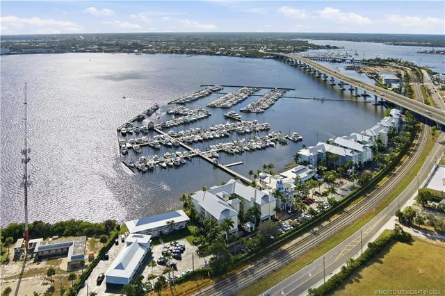 $2,750 | 975 Northwest Flagler Avenue, Unit 307, Stuart, FL 34994