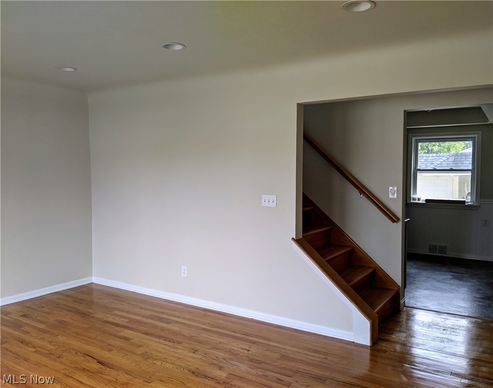 30148 Forestgrove Road Willowick, OH 44095 - Photo 5 of 16 Gallery Image 5