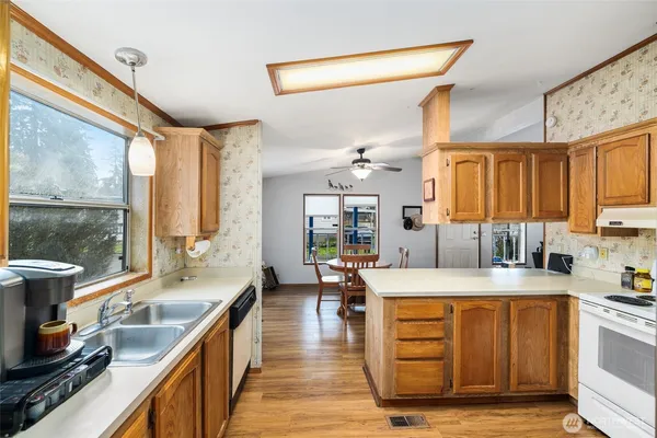 $70,000 | 11122 127th St Court East, Unit 10, Puyallup, WA 98374