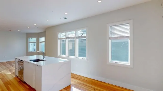 $7,000 | 179 Appleton Street, Unit 2, Cambridge, MA 02138