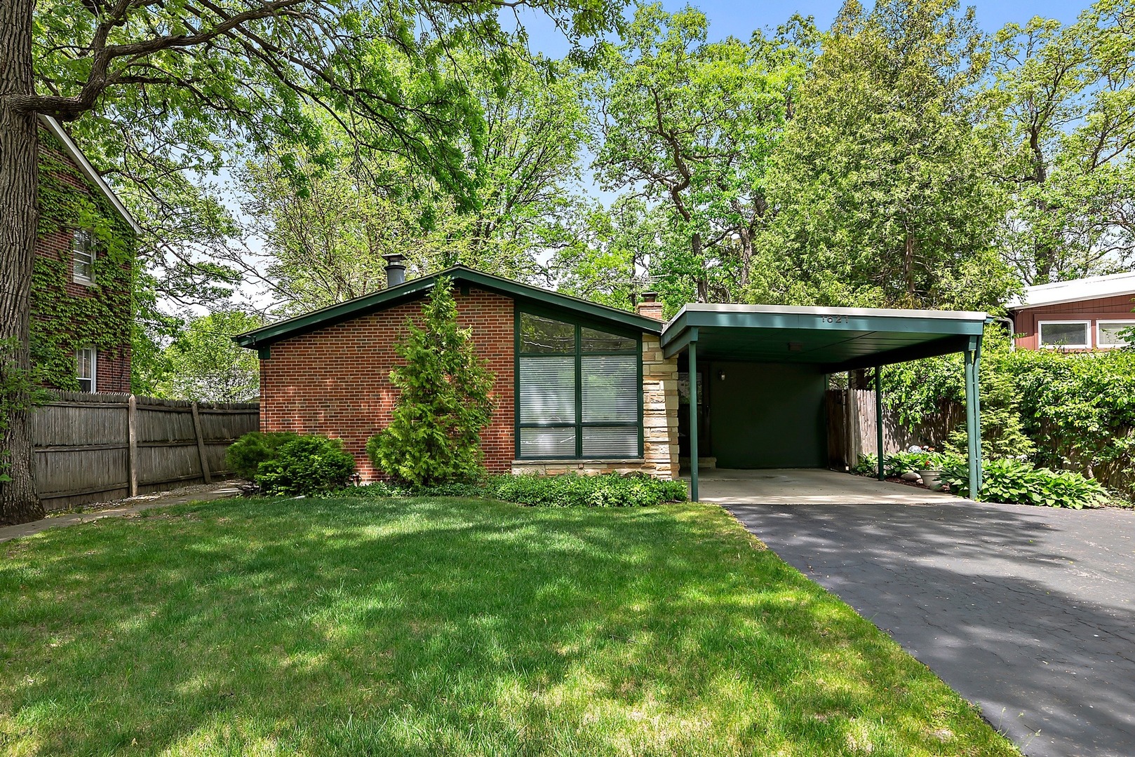1621 Berkeley Road Highland Park, IL 60035 - Photo 2 of 16