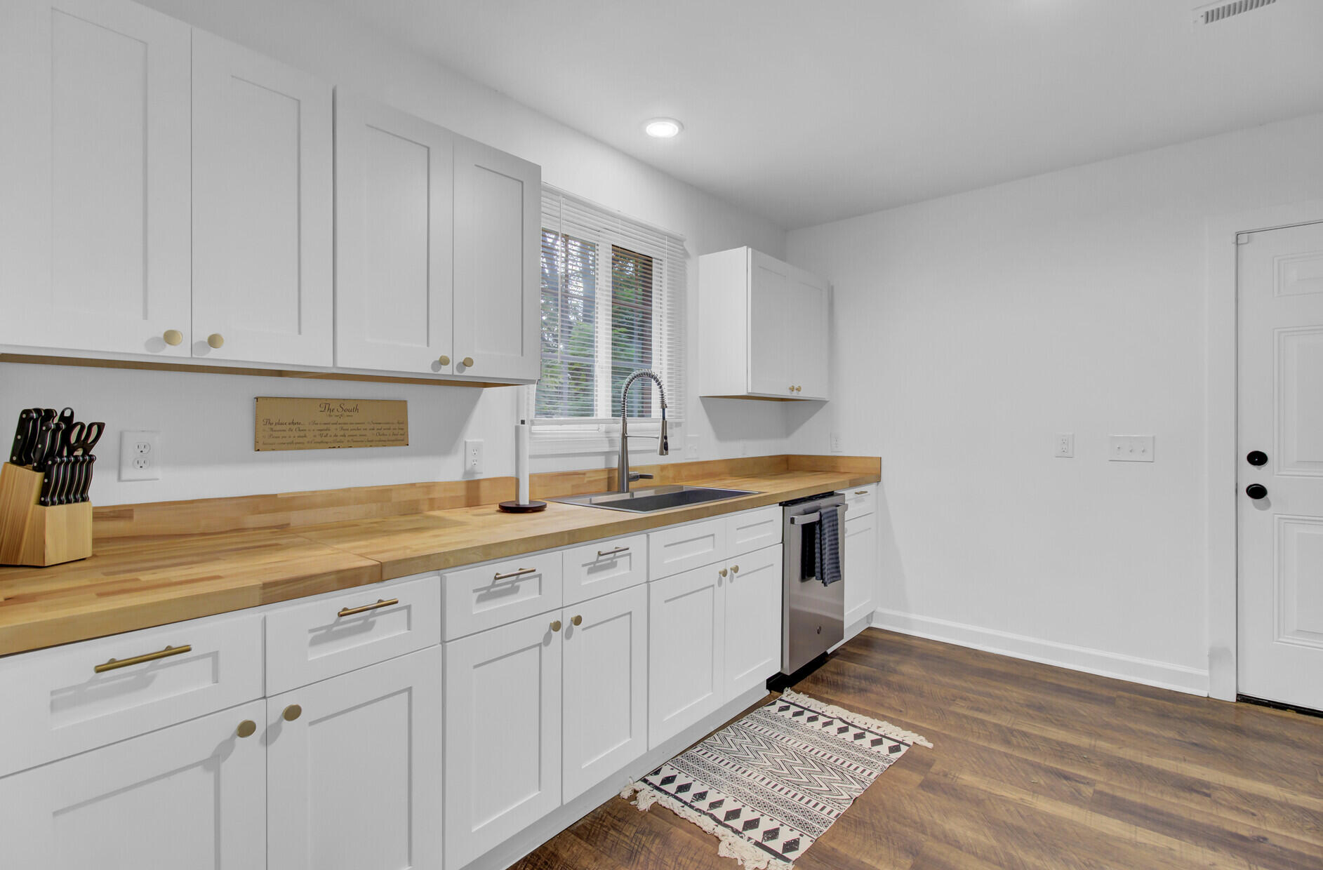 2767 Ranger Drive North Charleston, SC 29405 - Photo 11 of 29 Kitchen