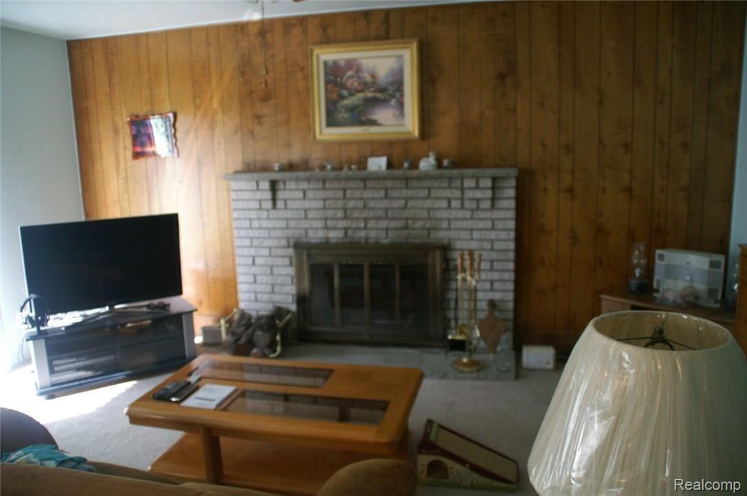 216 Buckingham Road Canton, MI 48188 - Photo 9 of 27 PICT0119.JPG