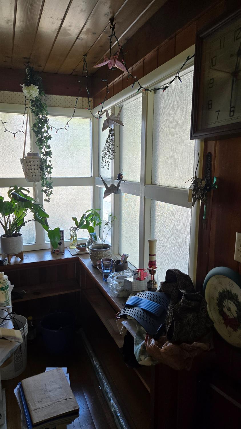 8043 Valencia Avenue Stockton, CA 95209 - Photo 10 of 15 a room with furniture and a window