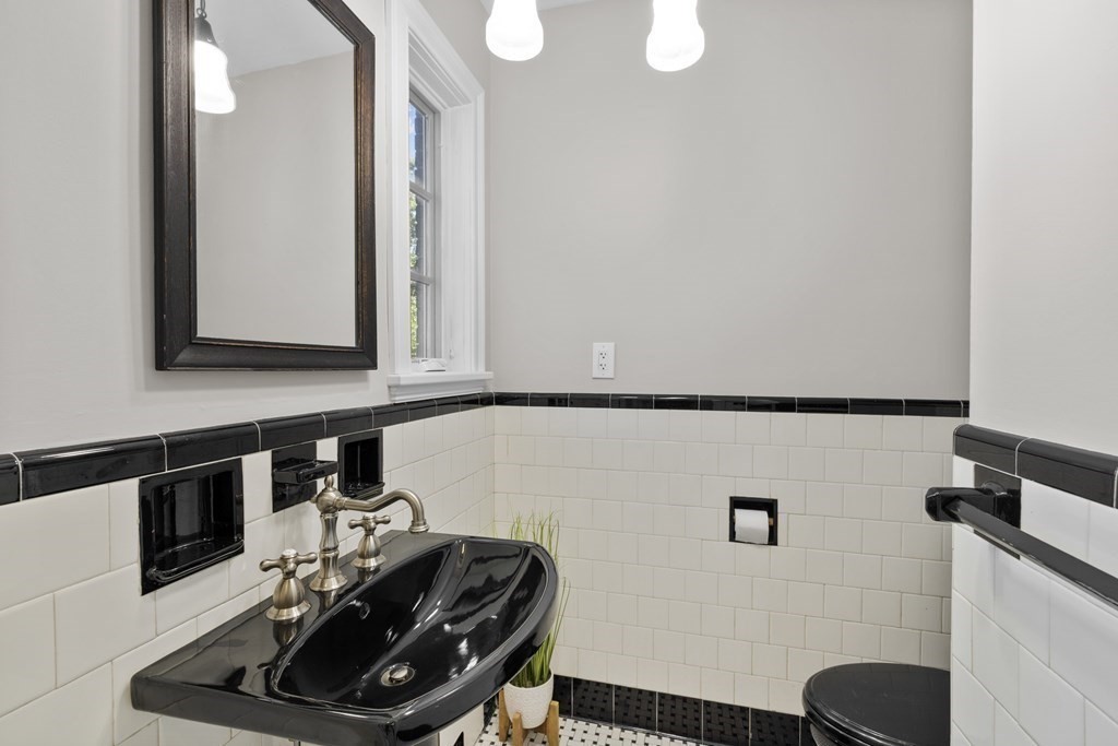 67 Dewson Road Quincy, MA 02169 - Photo 15 of 40 Gallery Image 15