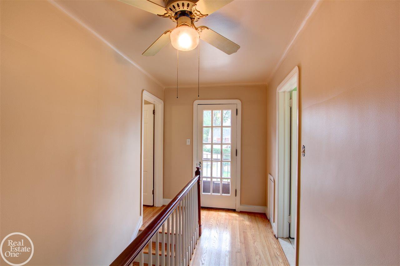 271 Moran Road Grosse Pointe, MI 48236 - Photo 28 of 41 31357289-27.JPG