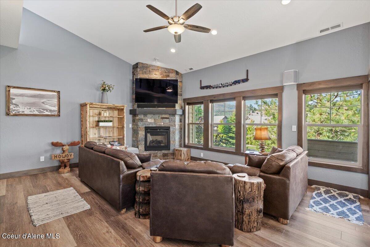 511 Guthrie Place, Unit 503 Dover, ID 83825 - Photo 19 of 58 19-Living Room