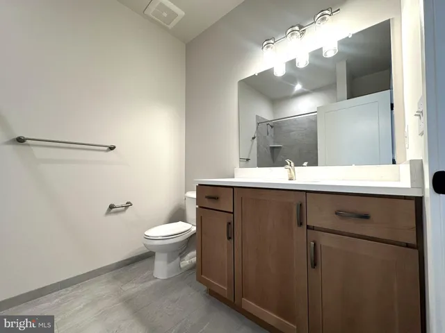 a bathroom with a white bath tub