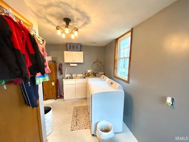 $259,900 | 28 North Edwards Street, Worthington, IN 47471