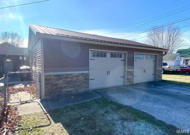 $259,900 | 28 North Edwards Street, Worthington, IN 47471