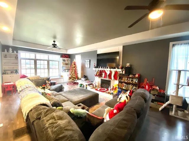 $259,900 | 28 North Edwards Street, Worthington, IN 47471