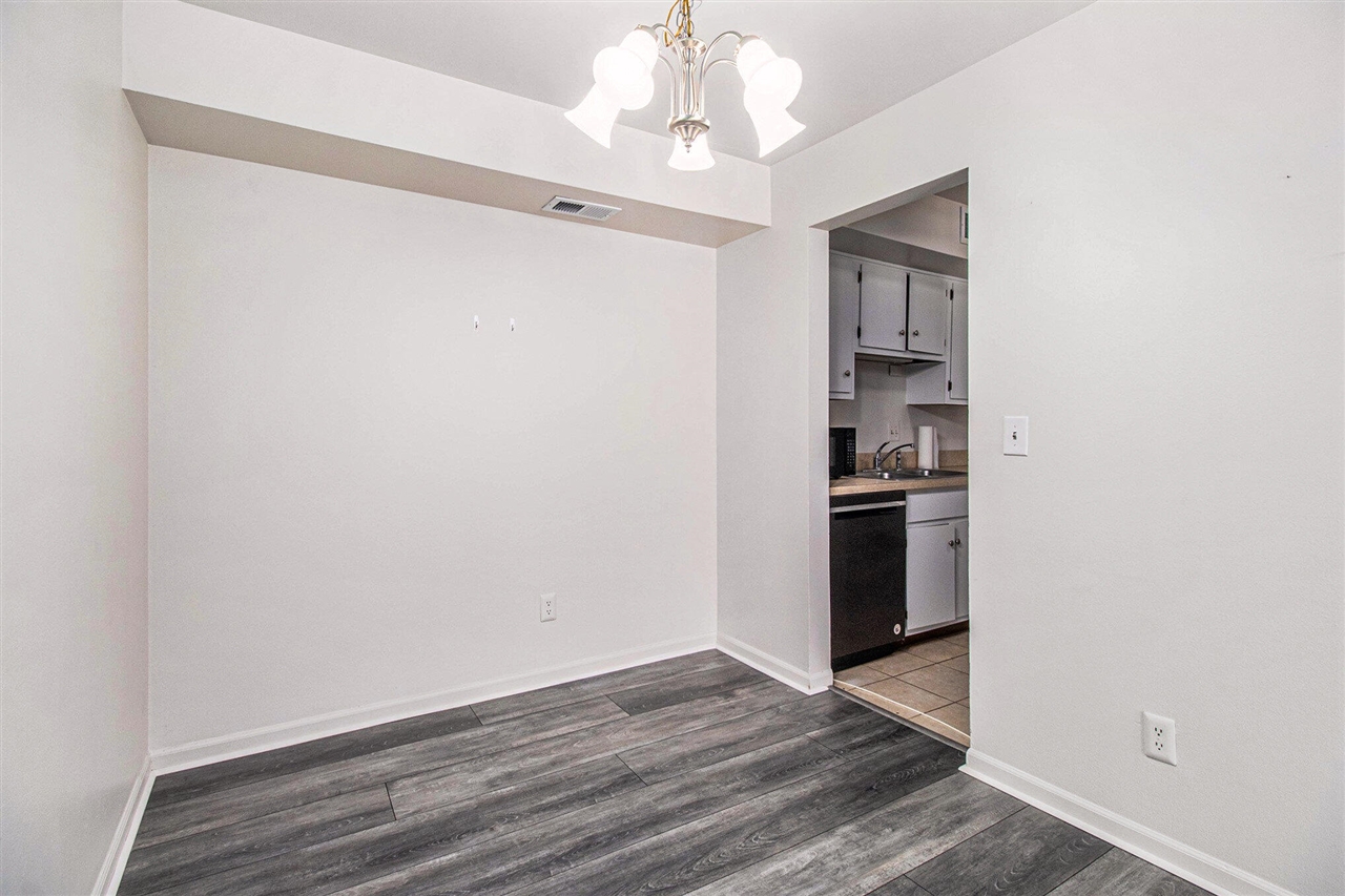 742 West Kilgore Road, Unit 108 Kalamazoo, MI 49008 - Photo 14 of 28