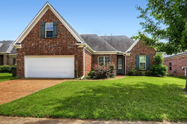 $369,000 | 7915 Country Lake Drive, Bartlett, TN 38133