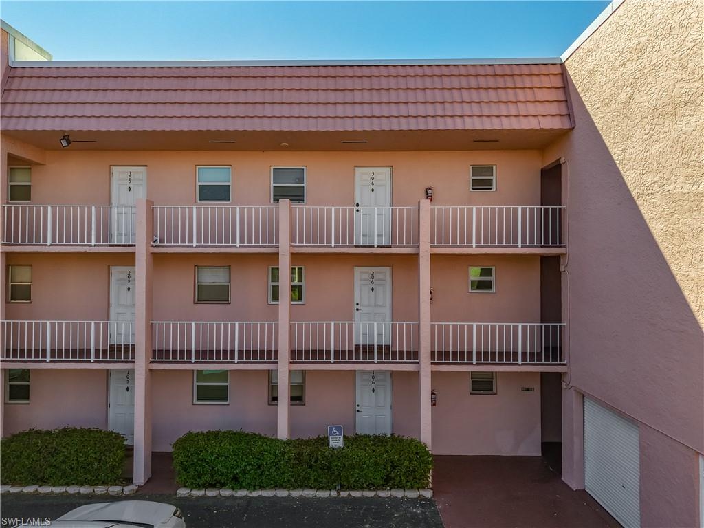 180 Turtle Lake Court, Unit 206 Naples, FL 34105 - Photo 4 of 42