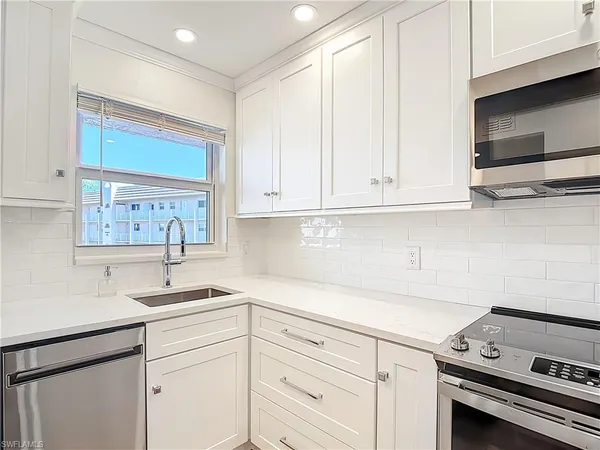 $169,500 | 180 Turtle Lake Court, Unit 206, Naples, FL 34105