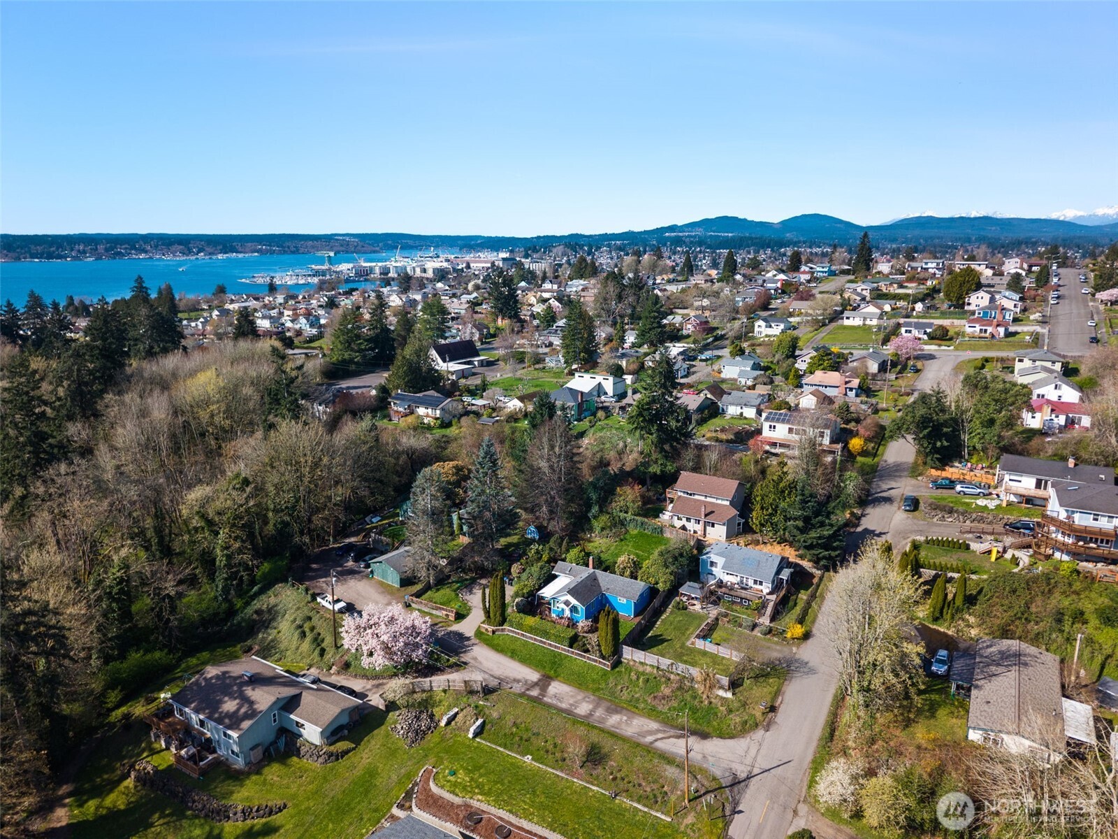 2827 Alder Street Bremerton, WA 98310 - Photo 33 of 35 an aerial view of a houses with a swimming pool