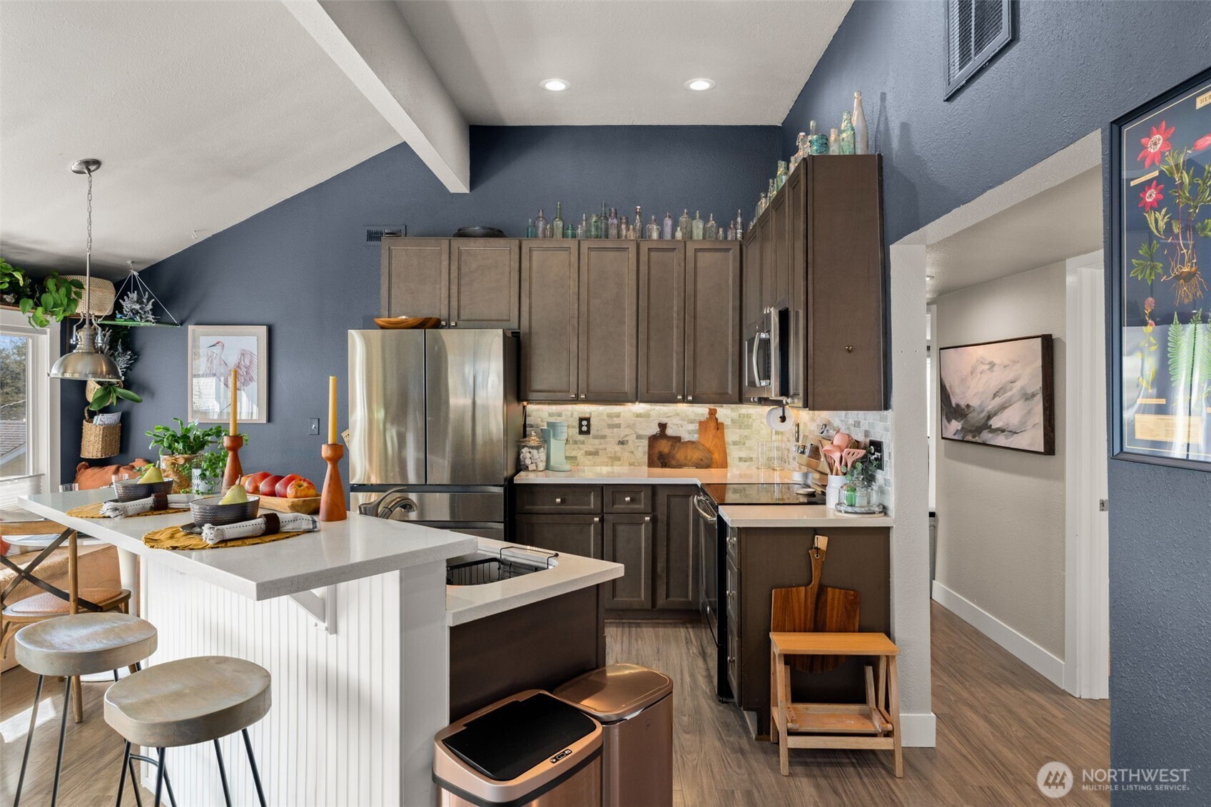 2827 Alder Street Bremerton, WA 98310 - Photo 10 of 35 a kitchen with granite countertop a sink stove and refrigerator