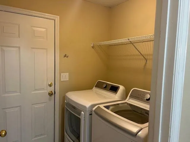 $2,300 | 1038 High Meadow Drive, Tallahassee, FL 32311