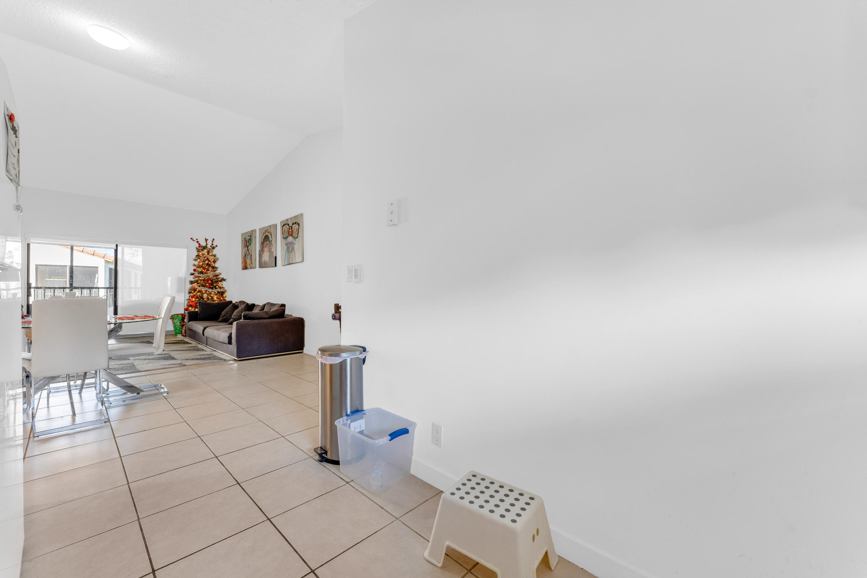 2800 Palmwood Terrace, Unit 2190 Boca Raton, FL 33431 - Photo 34 of 42 a room with gym equipment