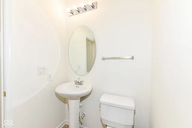 $2,000 | 4012 Weston Pointe Drive, Zionsville, IN 46077