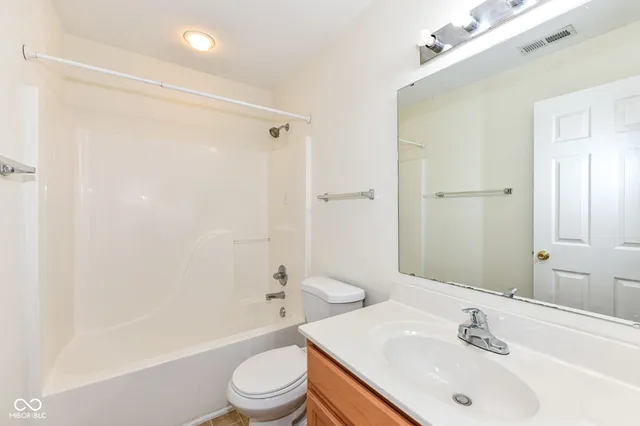 $2,000 | 4012 Weston Pointe Drive, Zionsville, IN 46077