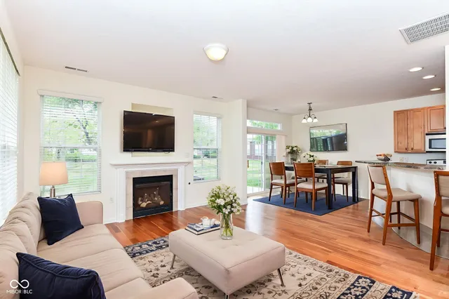 $2,000 | 4012 Weston Pointe Drive, Zionsville, IN 46077