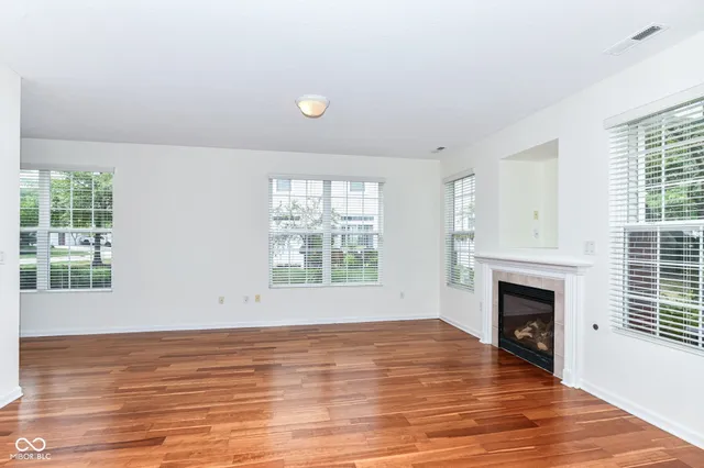 $2,000 | 4012 Weston Pointe Drive, Zionsville, IN 46077