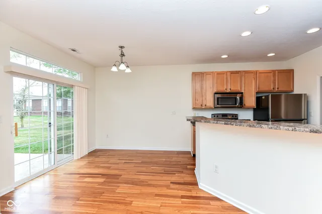 $2,000 | 4012 Weston Pointe Drive, Zionsville, IN 46077